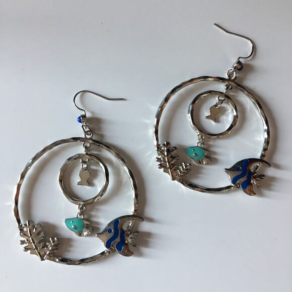 Fish tank alert! Angelfish dramatic circle statement earrings - Picture 3 of 8